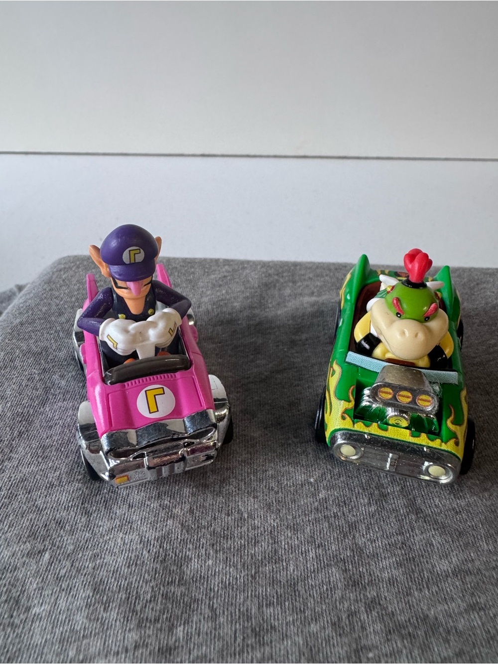 Hot Wheels Mario Kart Die-Cast Car Lot of 2 - Waluigi Badwagon & Bowser Jr. Flam